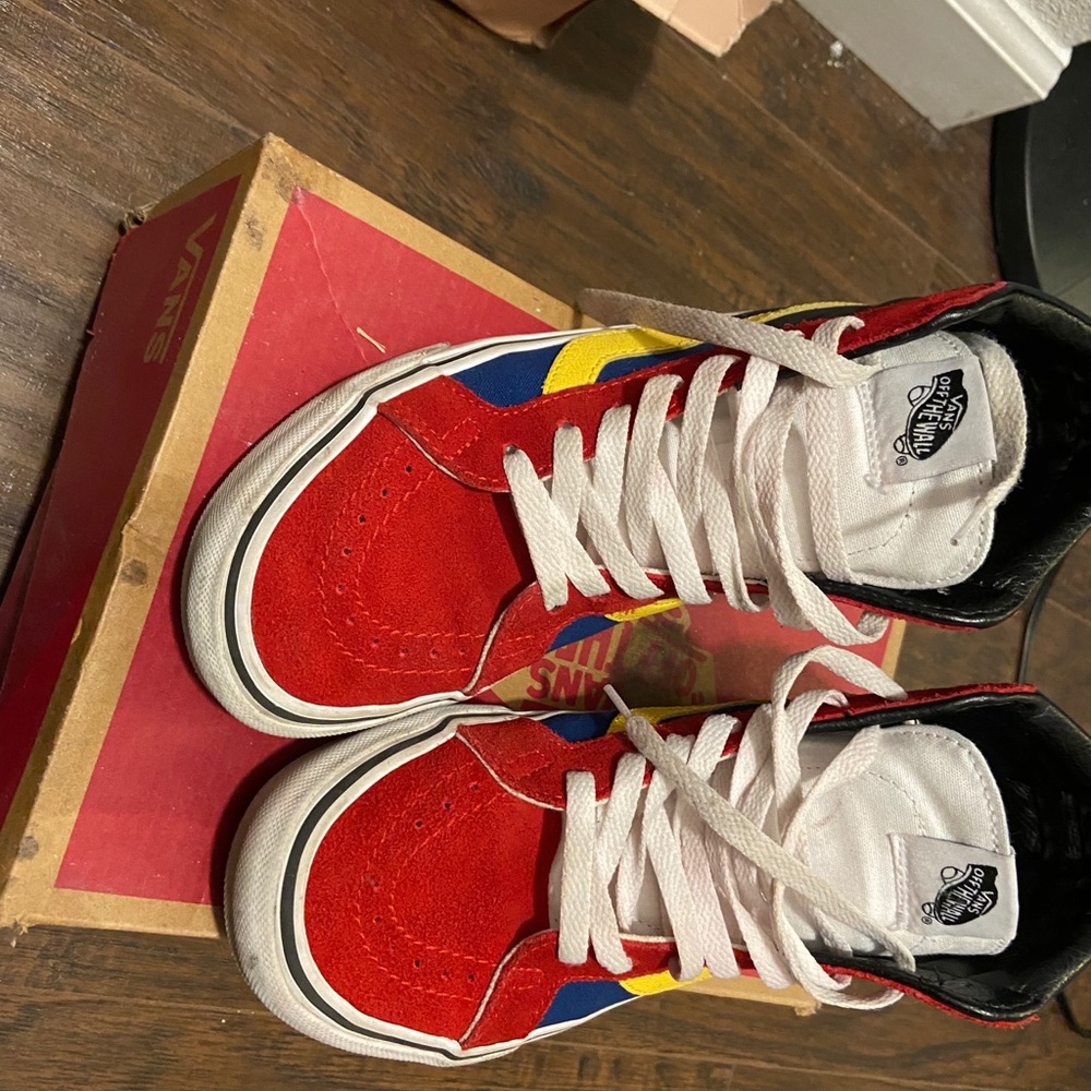 Sk8-Hi Reissue Vans size 6-m; 7.5-w